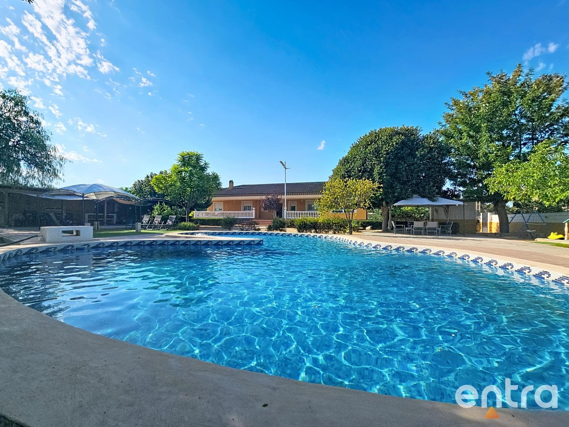 Espectacular chalet multifamiliar en venta en San Vicente del Raspeig