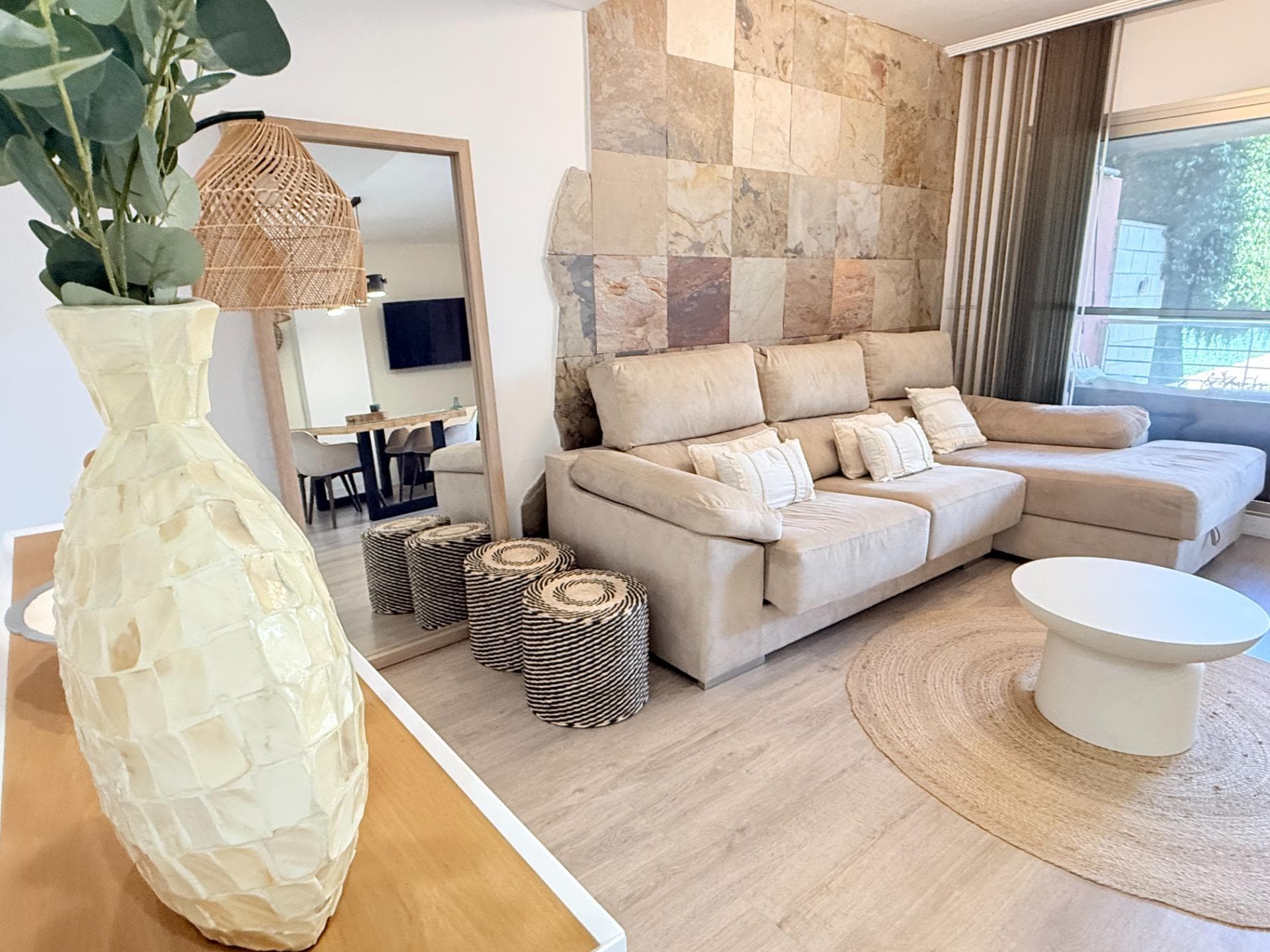 Casa adosada con jardín privado en venta en San Juan pueblo, a 600 m del centro
